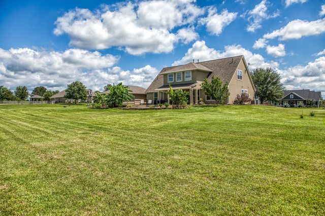 586 Ruby Drive, Bellville, TX 77418