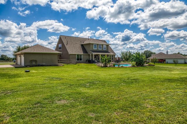 586 Ruby Drive, Bellville, TX 77418
