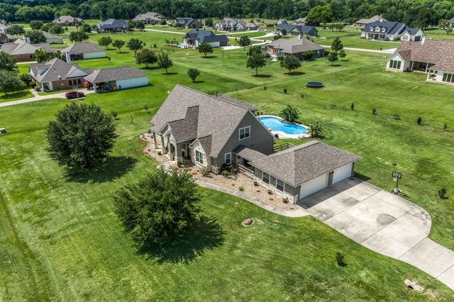 586 Ruby Drive, Bellville, TX 77418