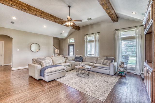 586 Ruby Drive, Bellville, TX 77418