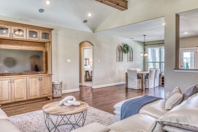586 Ruby Drive, Bellville, TX 77418