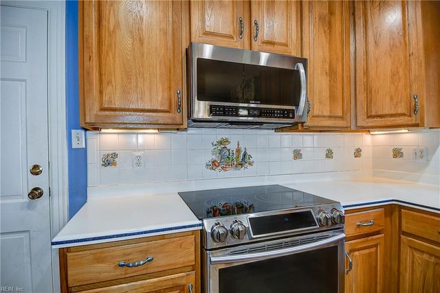 3317 Brookside LN, Portsmouth, VA 23703