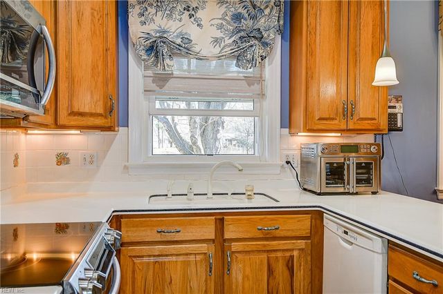 3317 Brookside LN, Portsmouth, VA 23703