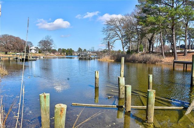 3317 Brookside LN, Portsmouth, VA 23703