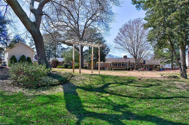 3317 Brookside LN, Portsmouth, VA 23703