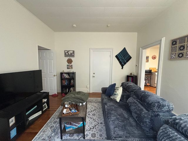71 W Wyoming Ave 1, Melrose, MA 02176
