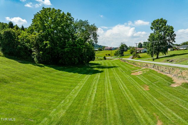 203 Douglas Shed Road, Johnson City, TN 37615