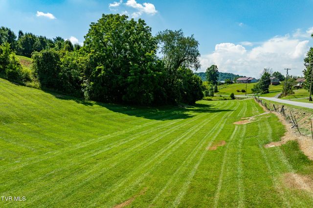 203 Douglas Shed Road, Johnson City, TN 37615