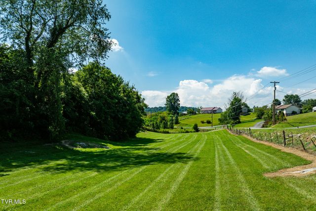 203 Douglas Shed Road, Johnson City, TN 37615