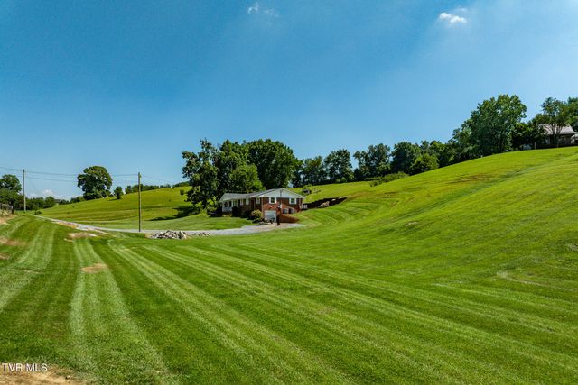 203 Douglas Shed Road, Johnson City, TN 37615