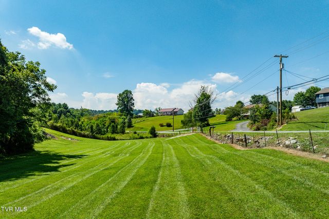 203 Douglas Shed Road, Johnson City, TN 37615