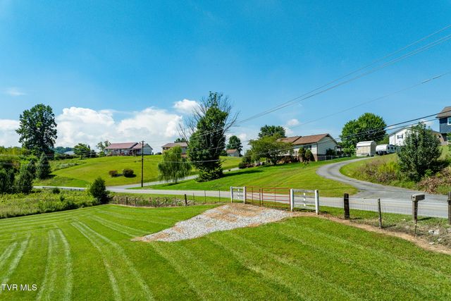 203 Douglas Shed Road, Johnson City, TN 37615