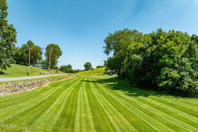 203 Douglas Shed Road, Johnson City, TN 37615