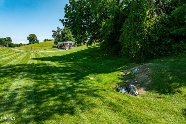 203 Douglas Shed Road, Johnson City, TN 37615