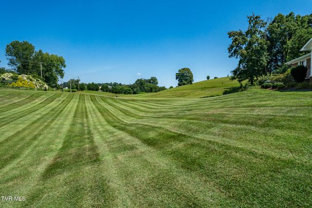 203 Douglas Shed Road, Johnson City, TN 37615