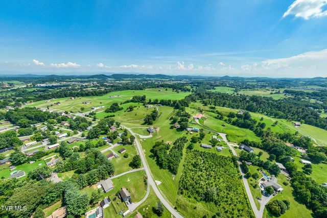 203 Douglas Shed Road, Johnson City, TN 37615