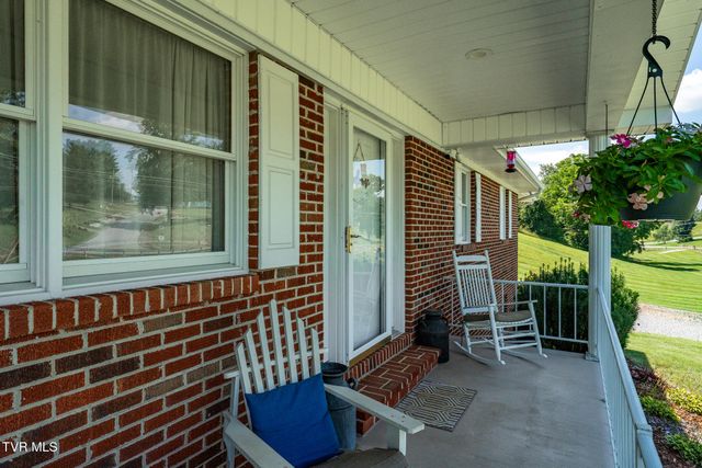 203 Douglas Shed Road, Johnson City, TN 37615