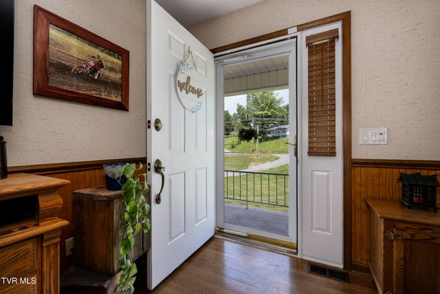 203 Douglas Shed Road, Johnson City, TN 37615