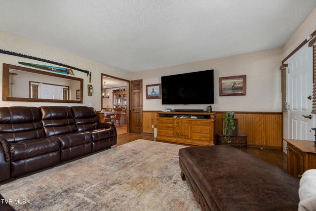 203 Douglas Shed Road, Johnson City, TN 37615