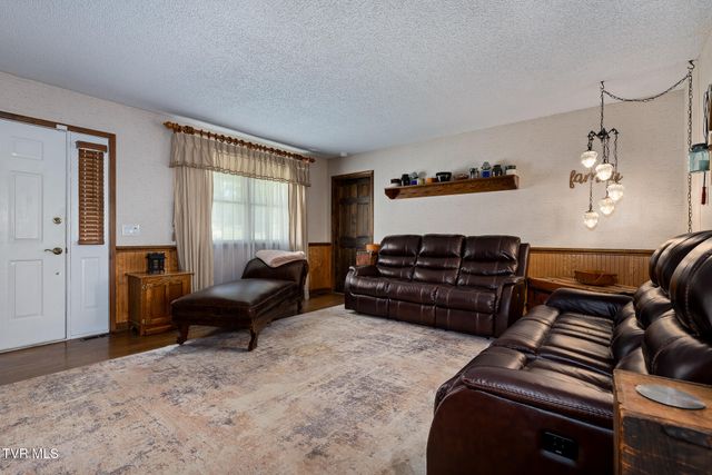 203 Douglas Shed Road, Johnson City, TN 37615