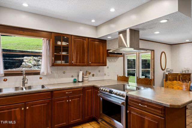 203 Douglas Shed Road, Johnson City, TN 37615