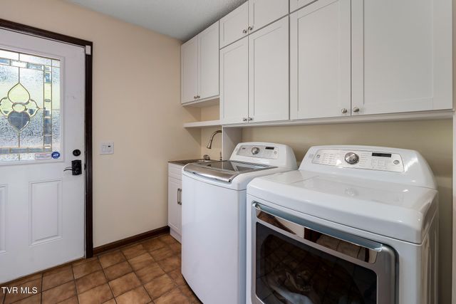 203 Douglas Shed Road, Johnson City, TN 37615
