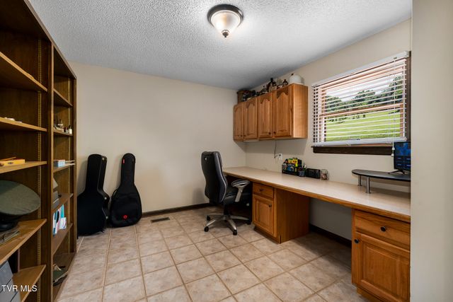 203 Douglas Shed Road, Johnson City, TN 37615