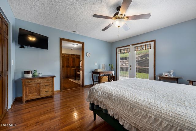 203 Douglas Shed Road, Johnson City, TN 37615