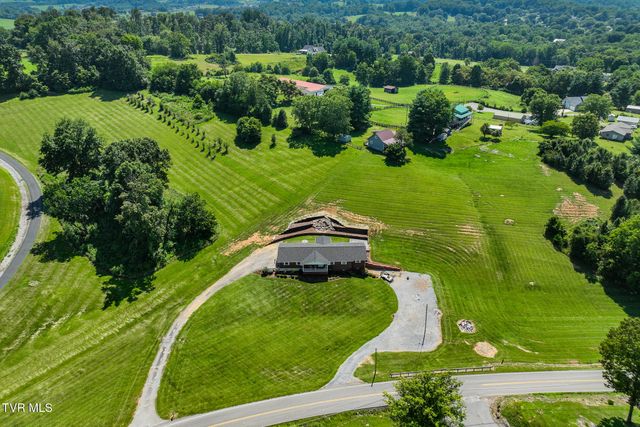 203 Douglas Shed Road, Johnson City, TN 37615