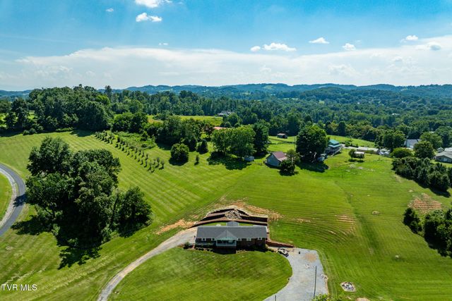 203 Douglas Shed Road, Johnson City, TN 37615