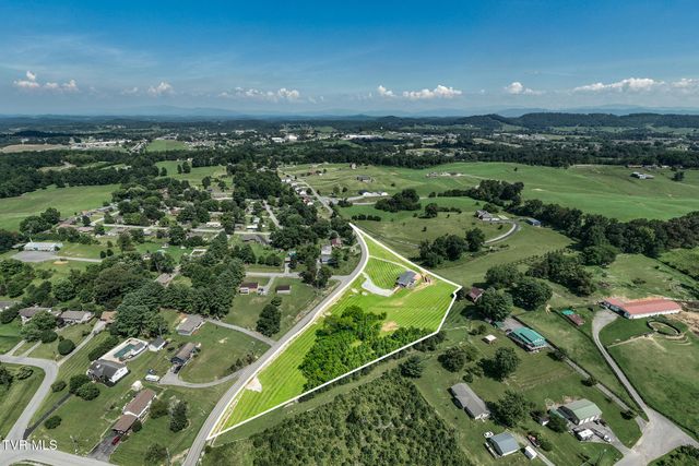 203 Douglas Shed Road, Johnson City, TN 37615