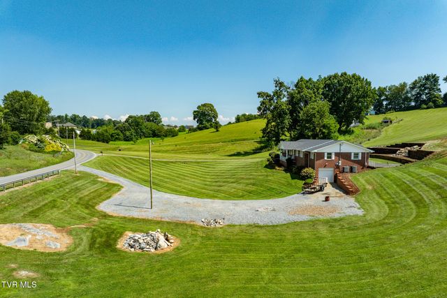 203 Douglas Shed Road, Johnson City, TN 37615
