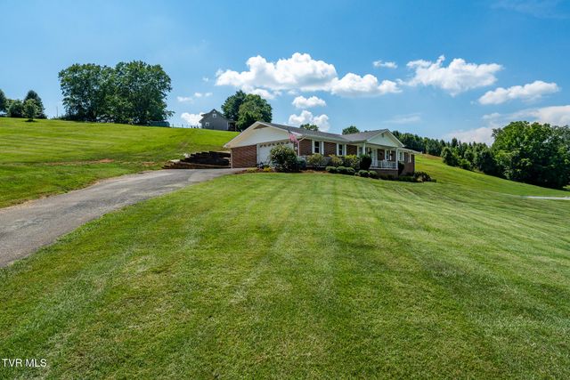 203 Douglas Shed Road, Johnson City, TN 37615
