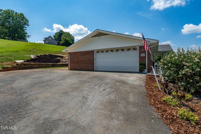 203 Douglas Shed Road, Johnson City, TN 37615