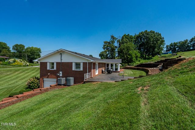 203 Douglas Shed Road, Johnson City, TN 37615