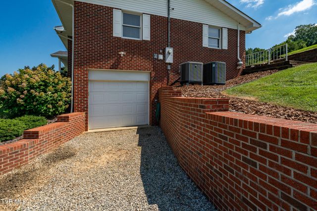 203 Douglas Shed Road, Johnson City, TN 37615