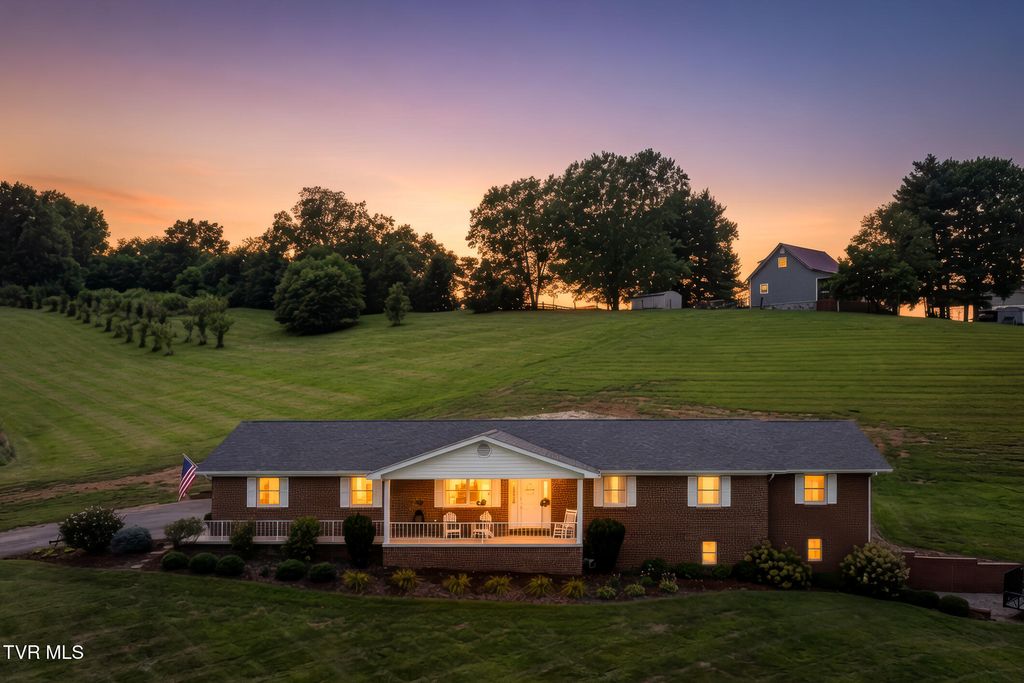 203 Douglas Shed Road, Johnson City, TN 37615