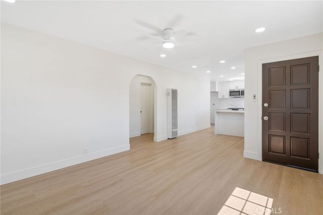 2521 W Stanford Street, Santa Ana, CA 92704