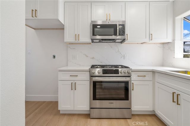 2521 W Stanford Street, Santa Ana, CA 92704