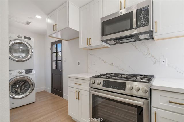 2521 W Stanford Street, Santa Ana, CA 92704