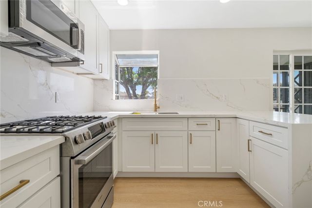 2521 W Stanford Street, Santa Ana, CA 92704