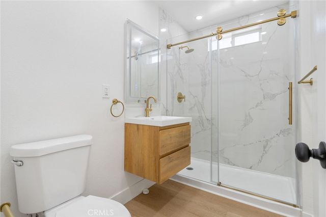 2521 W Stanford Street, Santa Ana, CA 92704