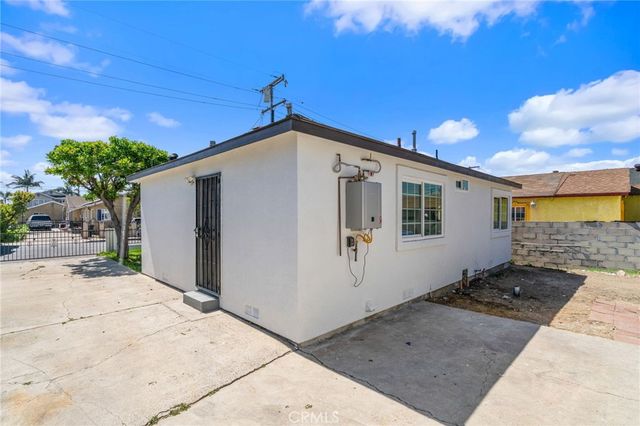 2521 W Stanford Street, Santa Ana, CA 92704