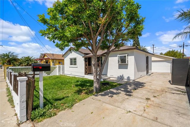2521 W Stanford Street, Santa Ana, CA 92704