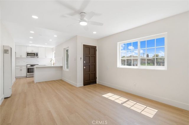 2521 W Stanford Street, Santa Ana, CA 92704