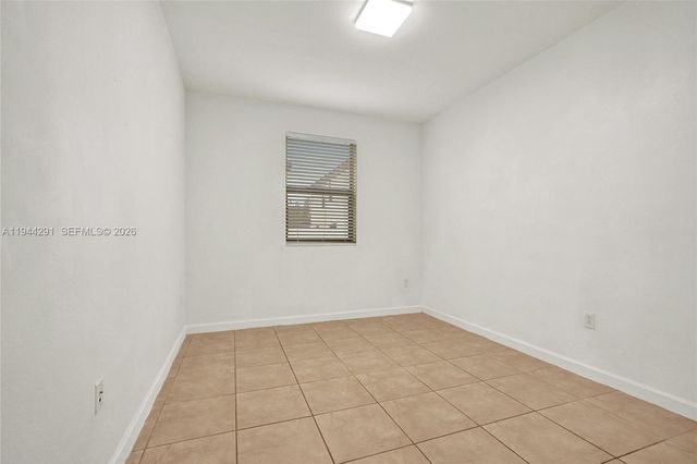 3504 W 94th St, Hialeah, FL 33018