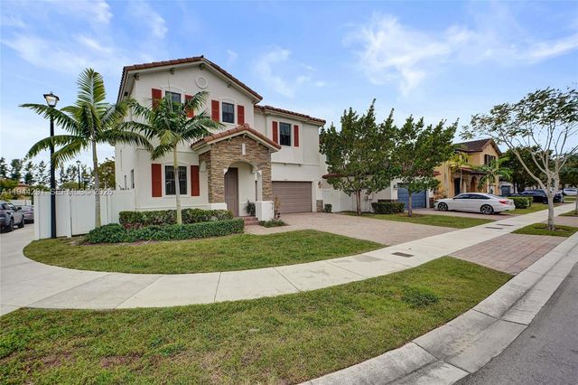 3504 W 94th St, Hialeah, FL 33018