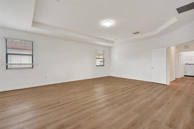 3504 W 94th St, Hialeah, FL 33018