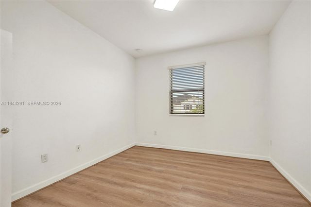 3504 W 94th St, Hialeah, FL 33018