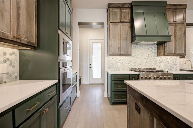 8001 Amber Ridge Drive, Edmond, OK 73034